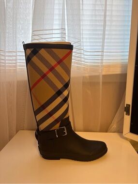 Burberry Black & Archive Beige Plaid Rain Boot